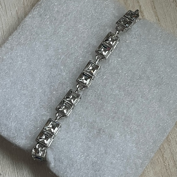 BNIB - jBloom Gia Bracelet, Silver with clear crystals & lobster clasp - Picture 5 of 8